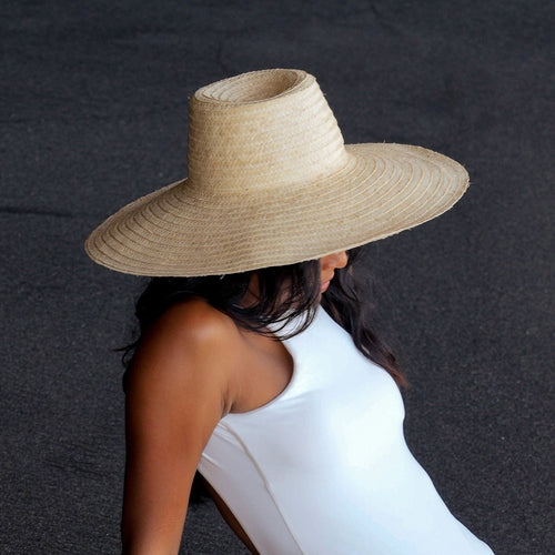 RIANNA Palm Straw Hats in Natural Beige